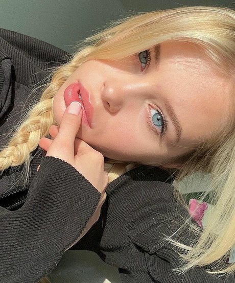 trans onlyfans art nude image