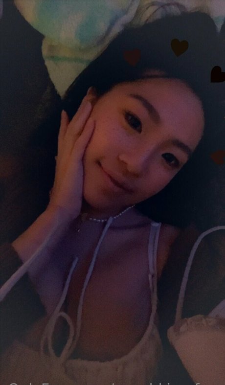 peachkissxfree beautiful model pic