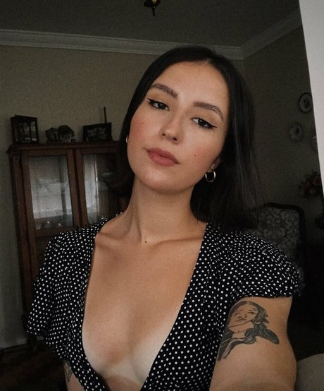 hairy vagina onlyfans naked images