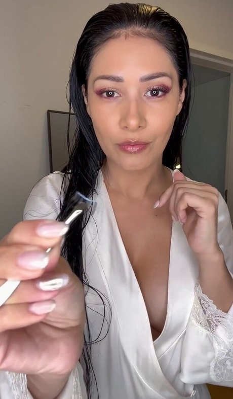 Simone E Simaria naked pornstar gallery