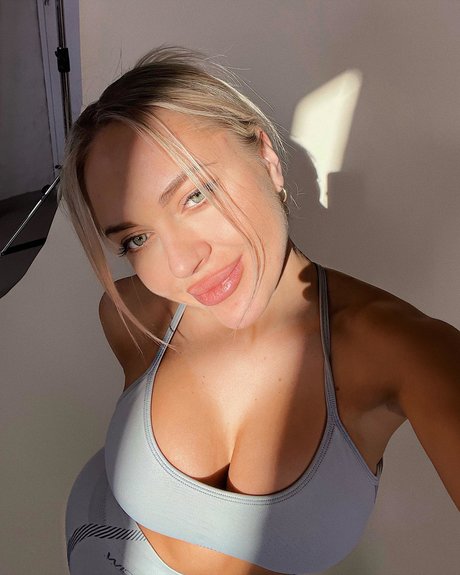 Erna Husko model photo