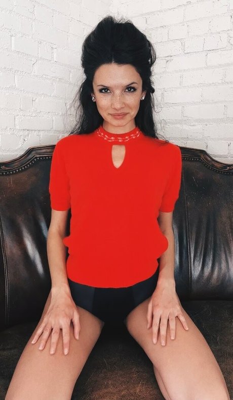 Alice Greczyn model adult images