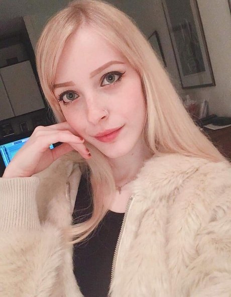 two onlyfans hot nude photos