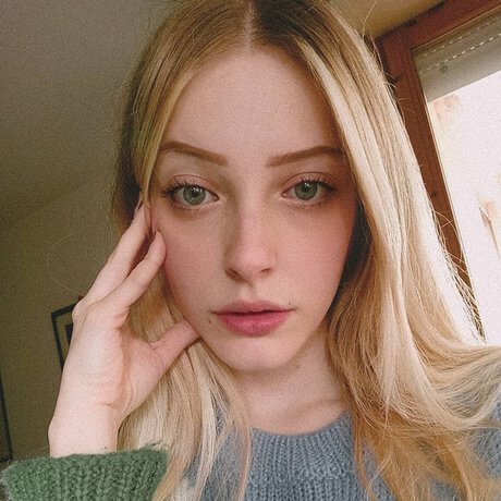 blonde babe onlyfans adult archive