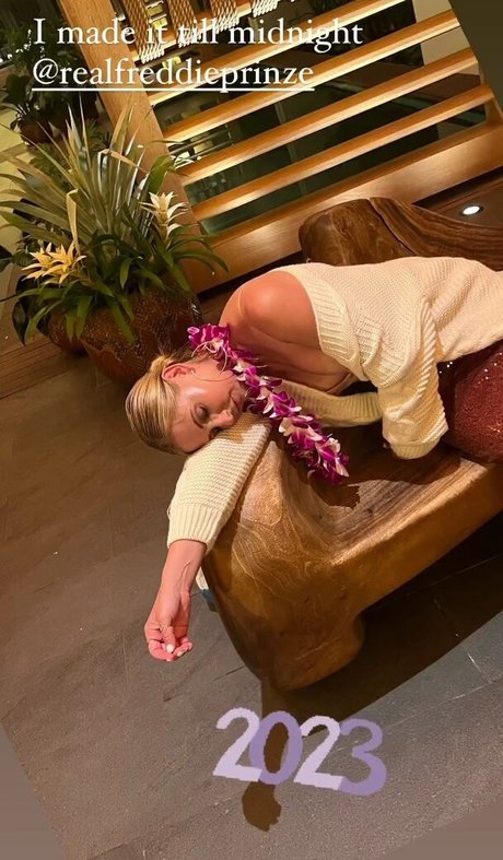 Sarah Michelle Gellar perfect model gallery