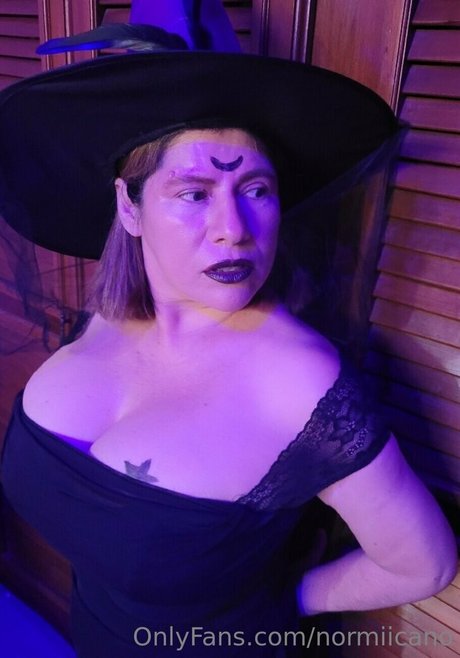 normii of model naked pics