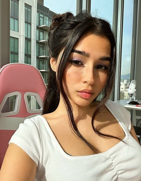 Rachel Raiychu model sex photos