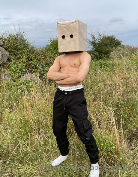 paperbagfree nude actress archive