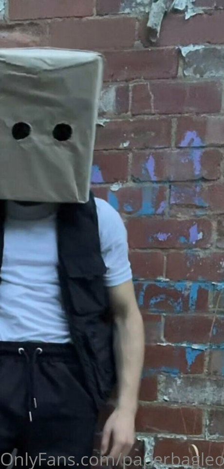 paperbagfree model photo