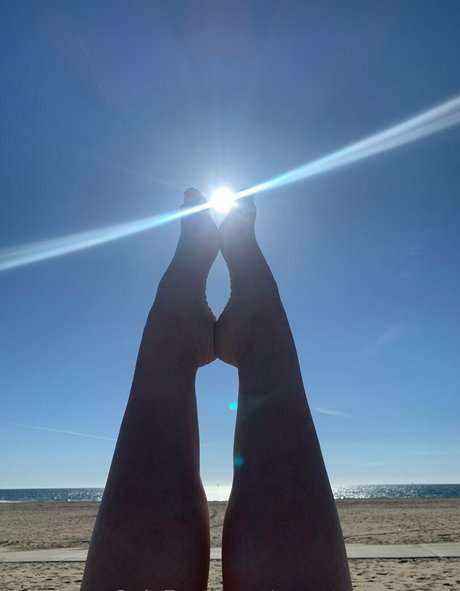 margotdeveraux model art picture