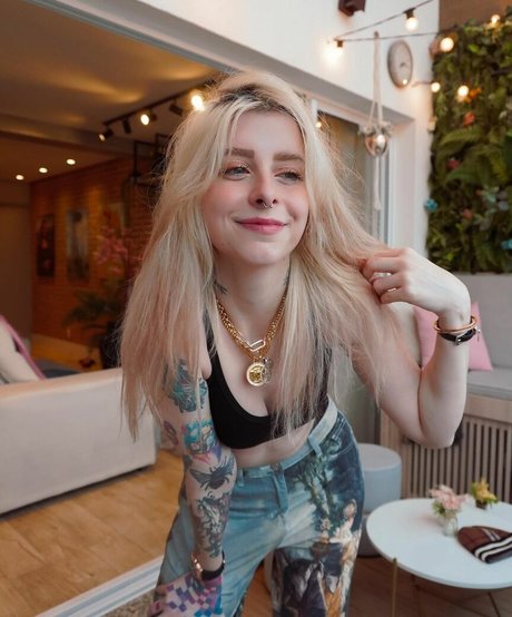 Gabi Cattuzzo sex pornstar pictures