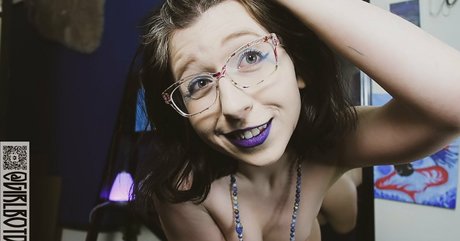 Girlbotdiv erotic star img