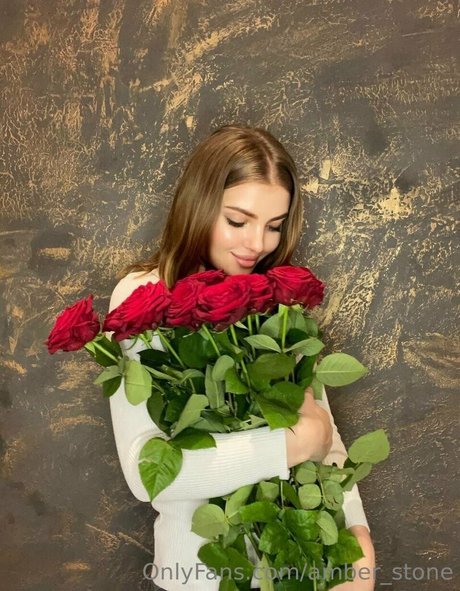 amber stone art actress picture