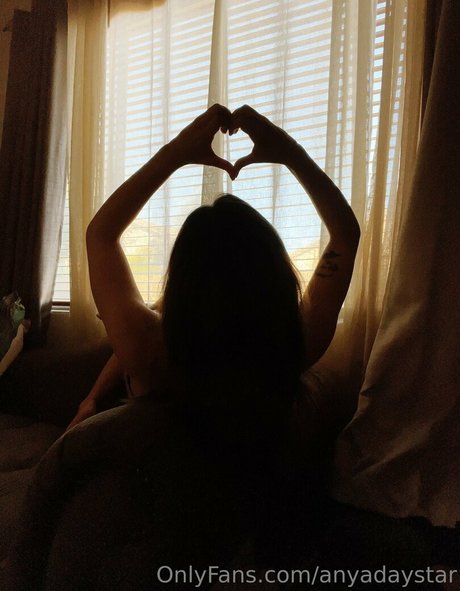 anyadaystar nude star photo