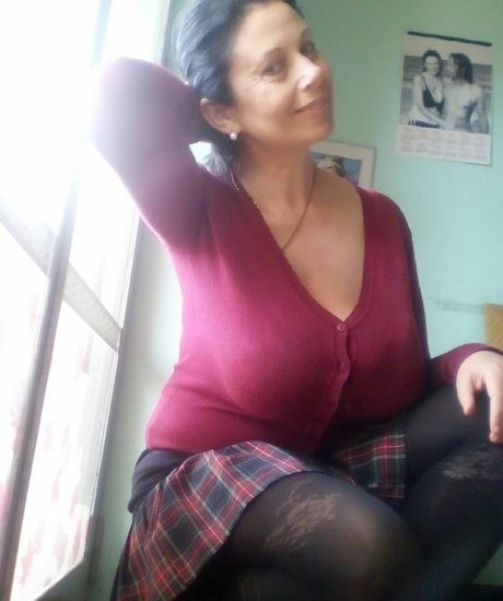 Emilia Di Giovanni sexy actress image