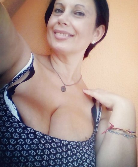 Emilia Di Giovanni beautiful star pictures