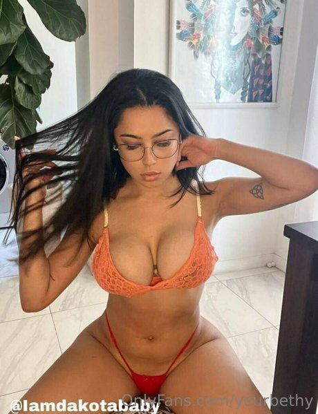 yourbethy model sexy gallery