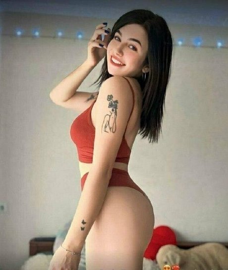 yourbethy model erotic pics