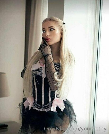 yourbethy nude star archive