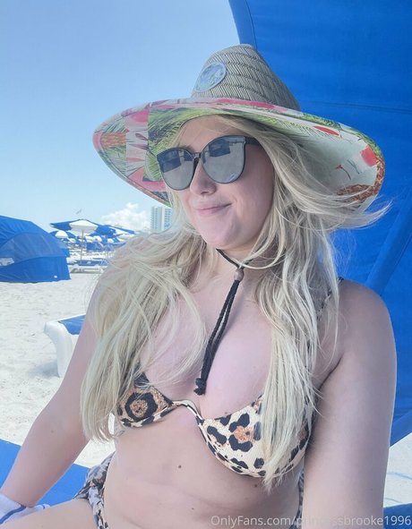 thick latina milf onlyfans hot picture