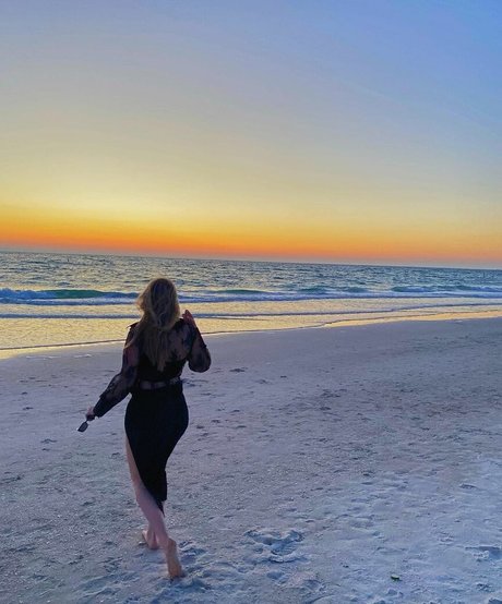 Anabel Kloe Lamarche hot actress pictures