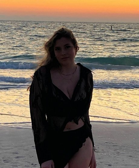 Anabel Kloe Lamarche star pornographic pictures