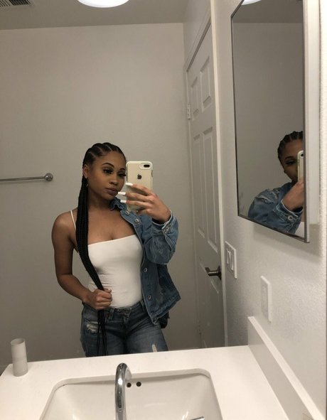 officiallyariaa sex actress images