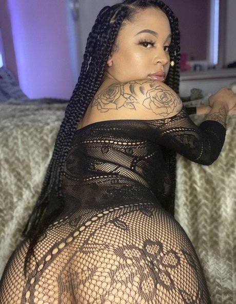 officiallyariaa perfect star images