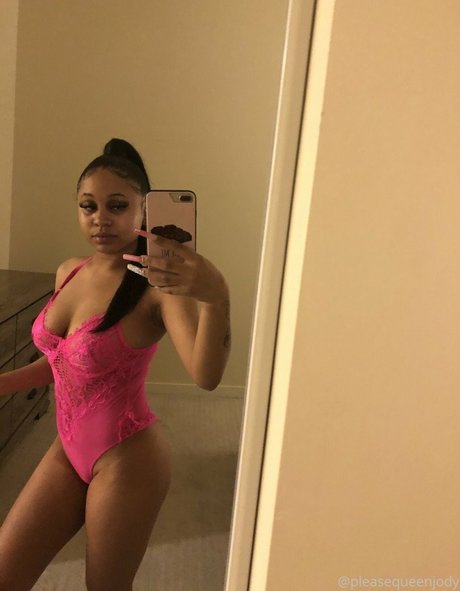 officiallyariaa model hd images