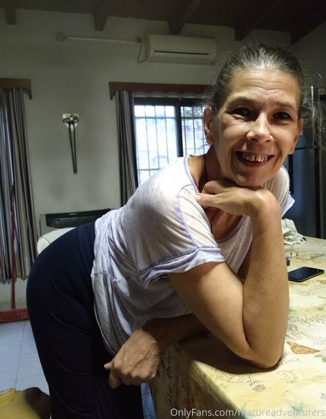 aloneruth pornstar naked pic