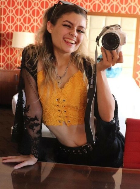 Mally Mouse beautiful actress images