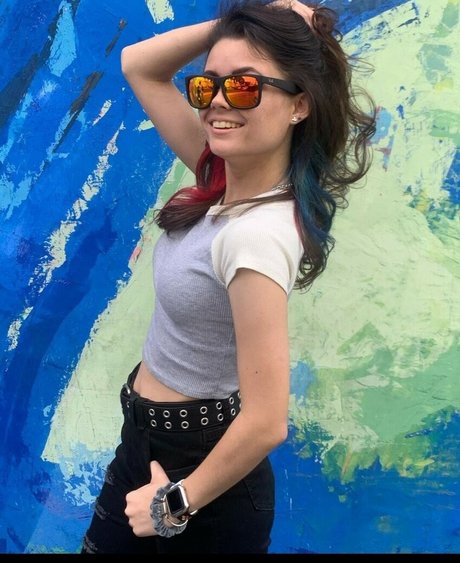 Mally Mouse exclusive pornstar pictures