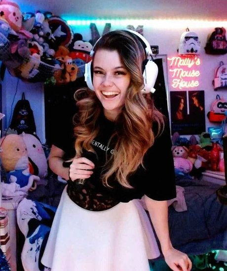 Mally Mouse model naked archive