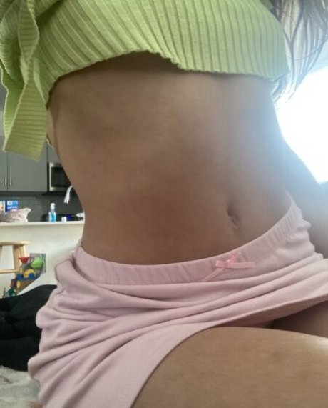 Monica Burns beautiful star img