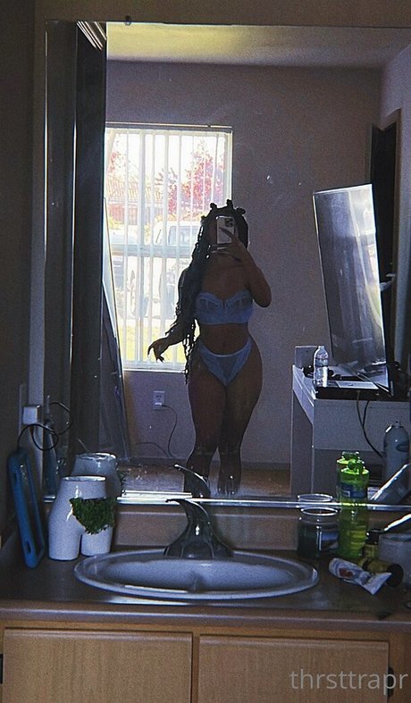 thrsttrapr model naked gallery