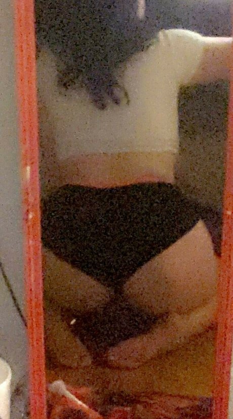 toiletseatshawty model naked images