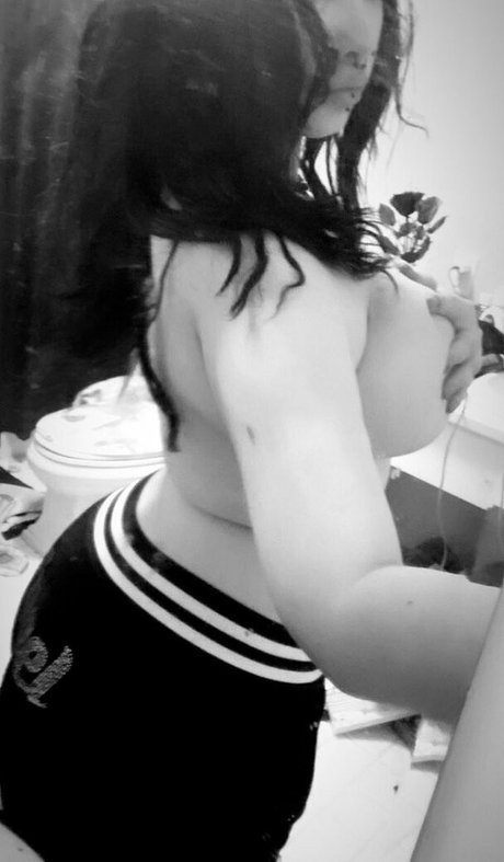 toiletseatshawty model beautiful pics