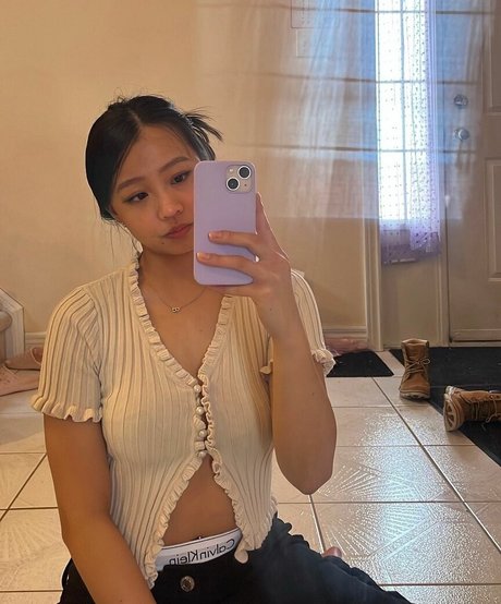 queenbaddii xxx pornstar image