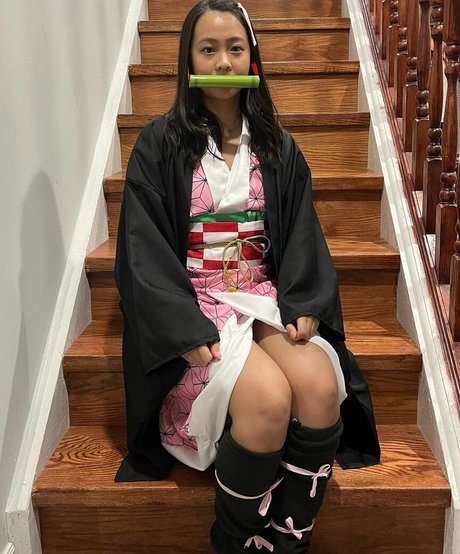 queenbaddii sexy model gallery