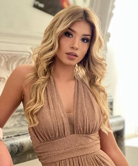 Alice De Bortoli high quality actress galleries