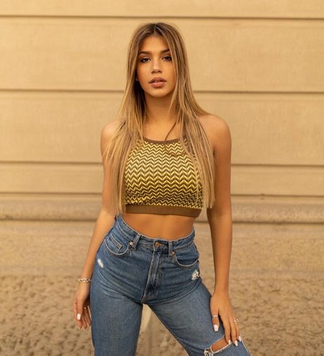 Alice De Bortoli hot model picture