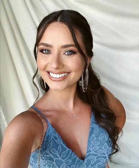 Camila Bonatelli erotic pornstar image