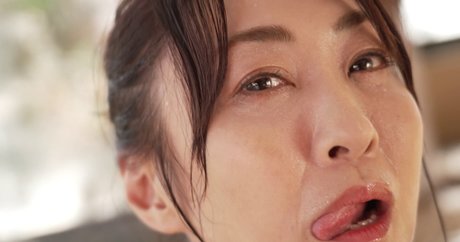 flat chested onlyfans nude images