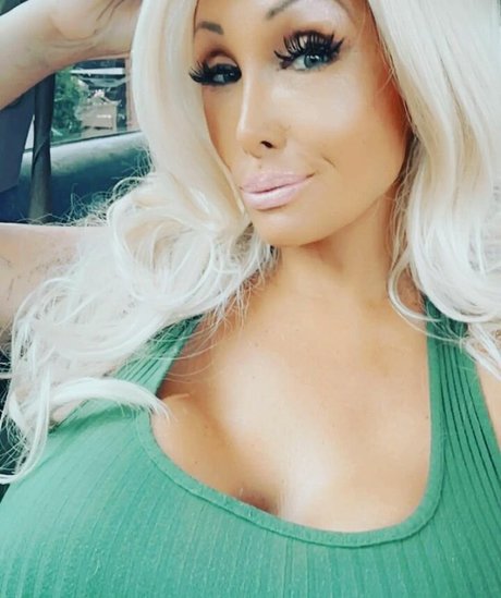 squat onlyfans porn image