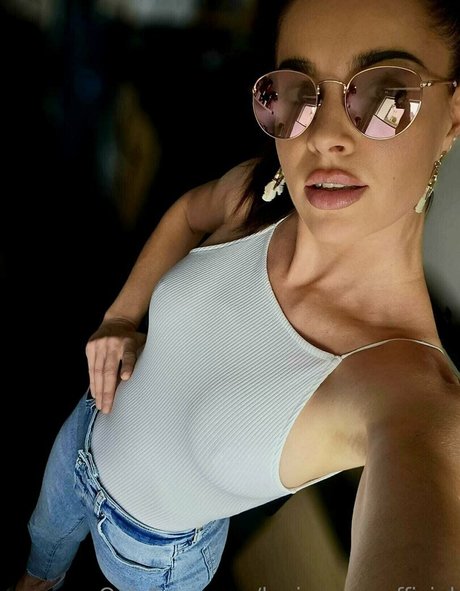 leniyoung official nice actress pic