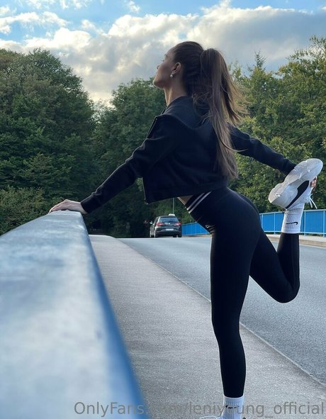 leniyoung official xxx actress photo