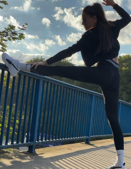 leniyoung official exclusive actress photos