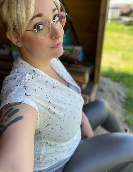 female popular onlyfans porno photos