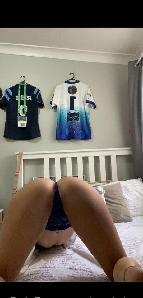 auntybre model naked photos