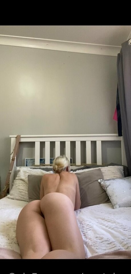 auntybre sexy actress photo